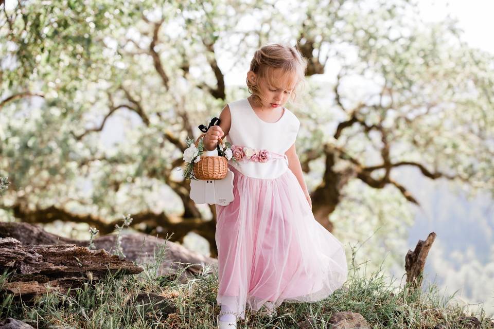 Flower girl and ancient oak