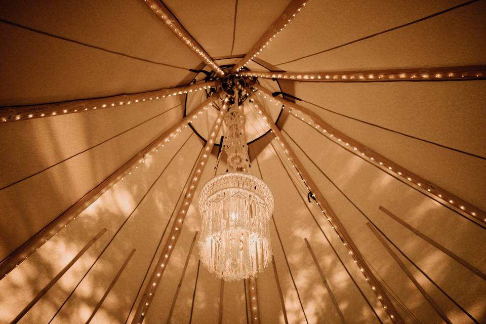 Tent lights and chandelier | Brittyn Elizabeth Photography