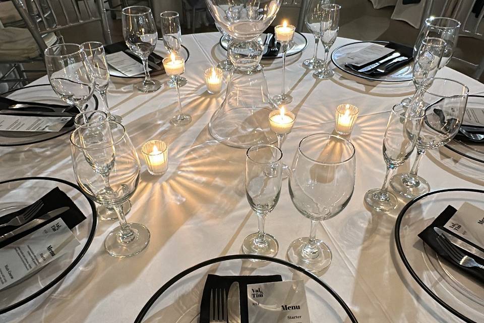 Table setting / flatware