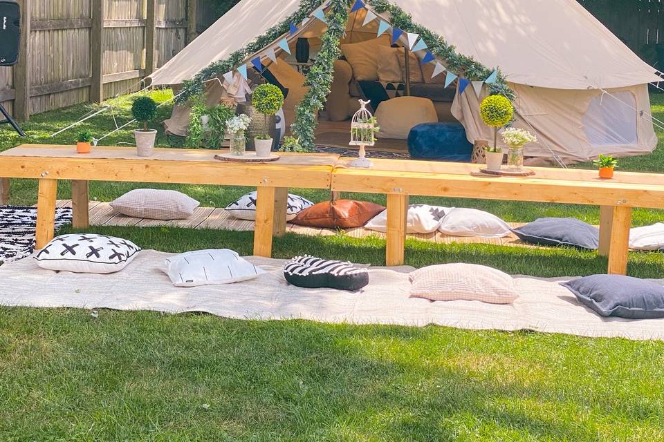 Lounge tent