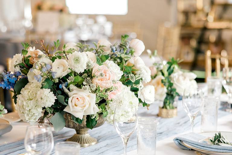 White and blue low centerpiece