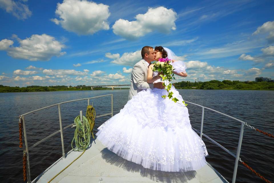 Yacht kiss