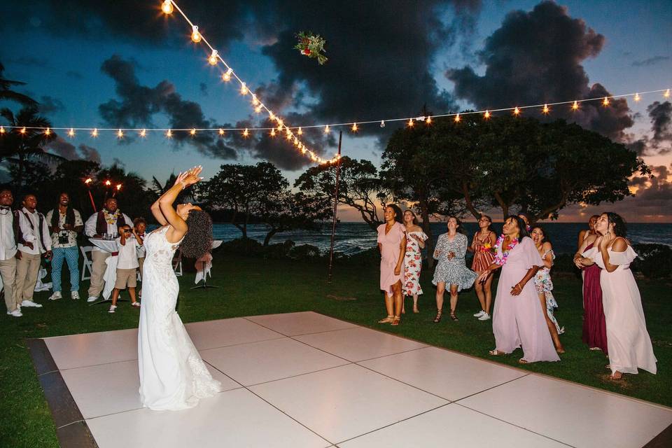 Bouquet toss