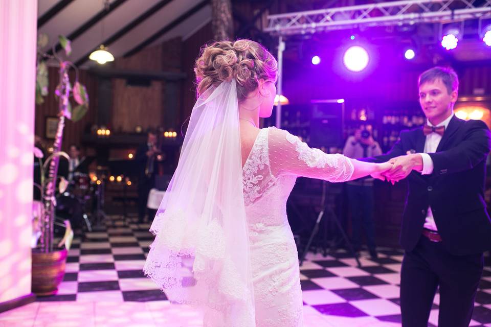 Newlyweds on the dance floor