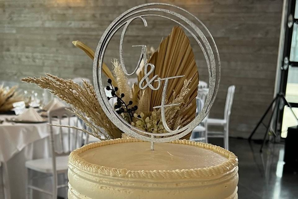 Boathouse wedding cake