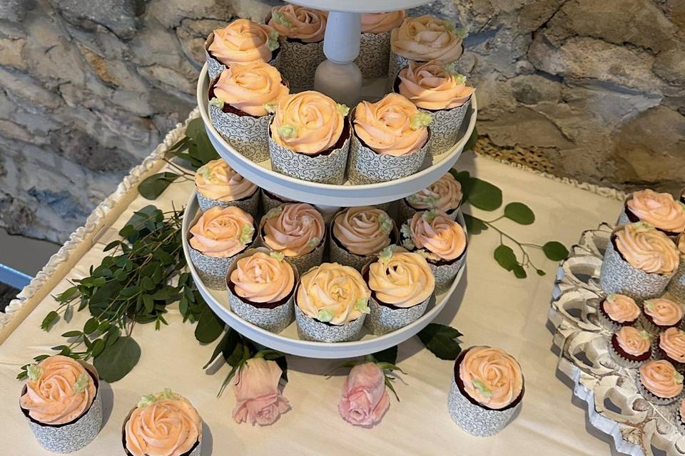 Castle wedding cupcakes