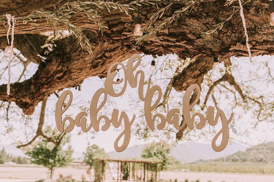 Baby shower decor