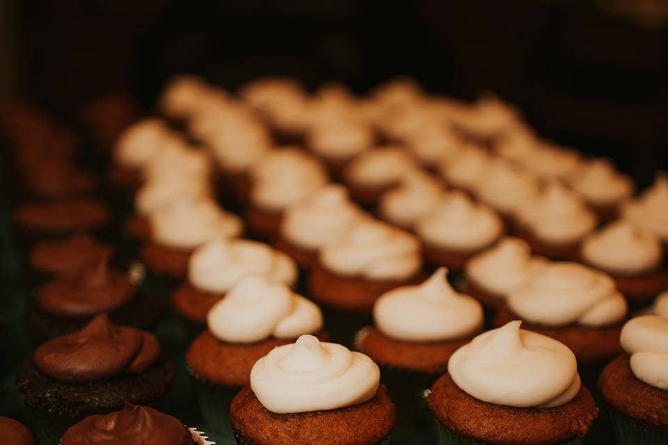 Baker's wedding cupcakes