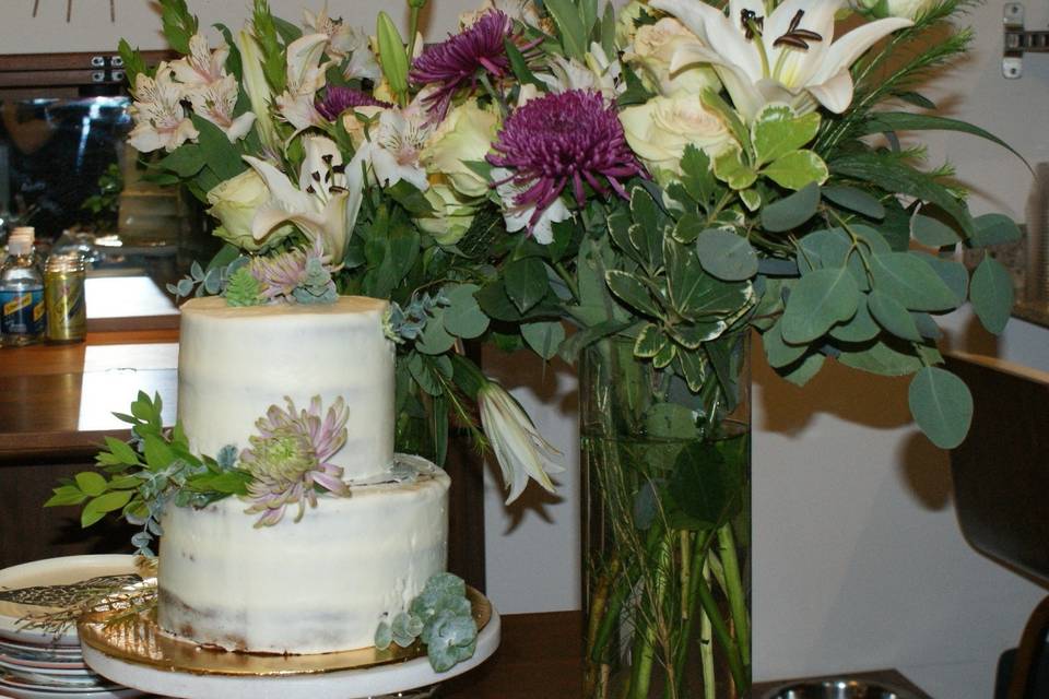 Lush flowers and cake!