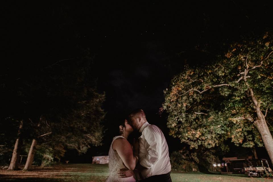 Evening kiss under the stars