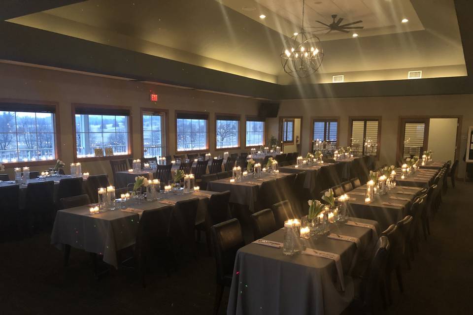 Winter wedding in clubhouse