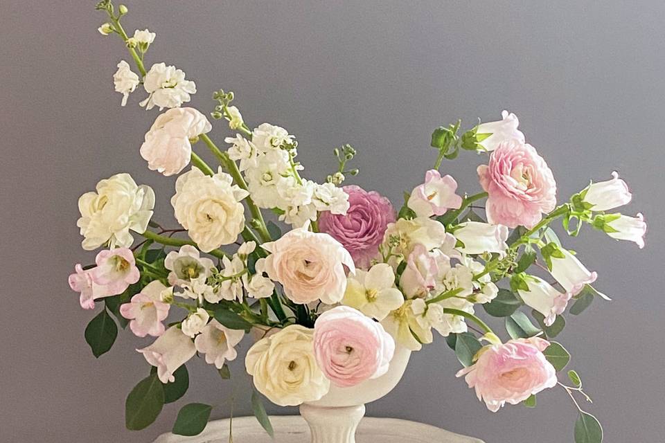 Romantic flower arrangement