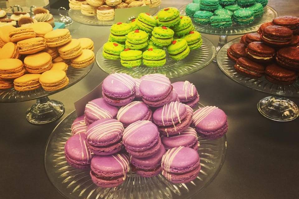 Colorful macarons