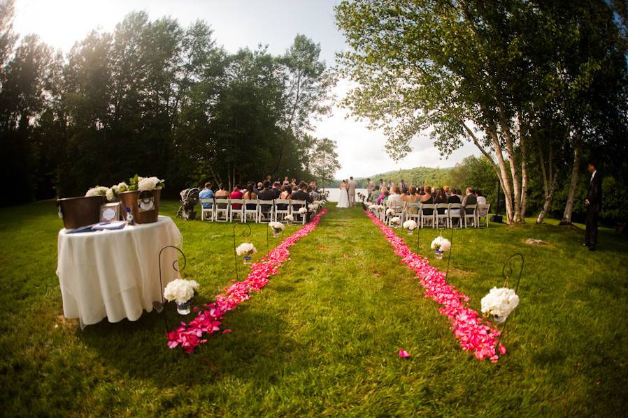 A Perfect Vermont Wedding at Mountain Meadows Lodge