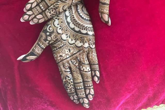 Komal henna artist boston