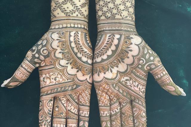 Komal henna artist boston