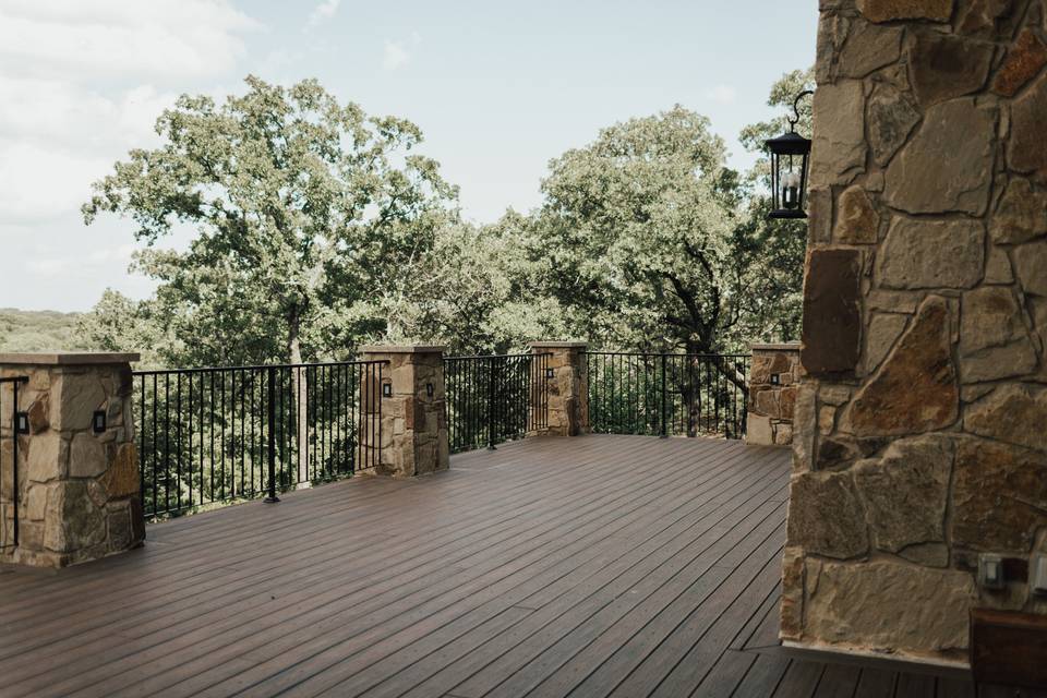 The Lodge - Balcony