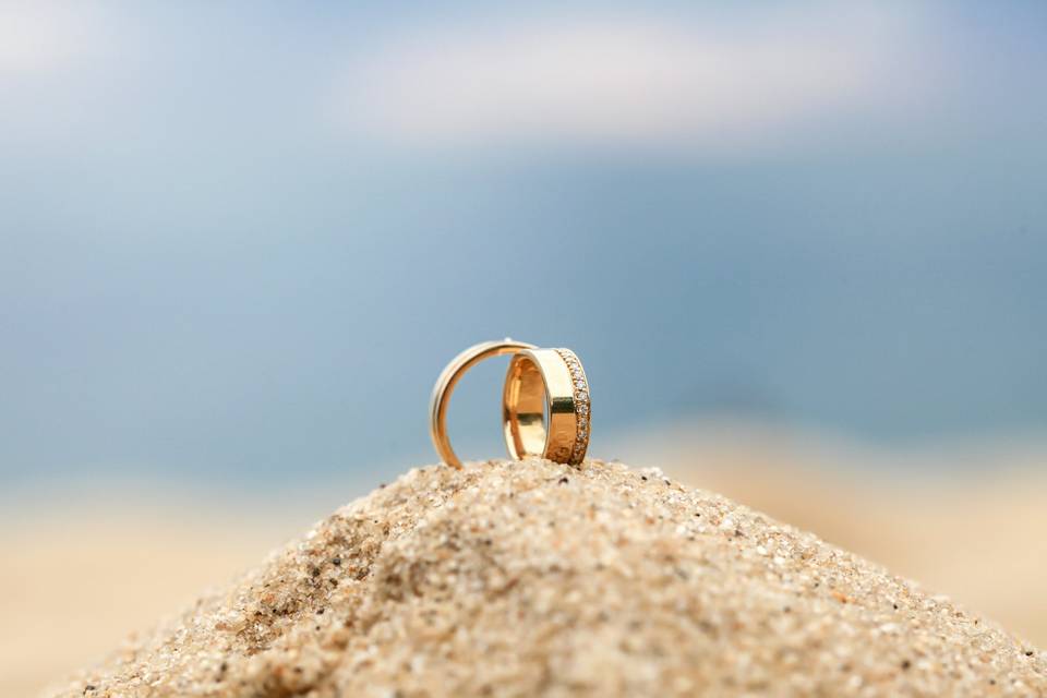 Two rings, one beach = Love