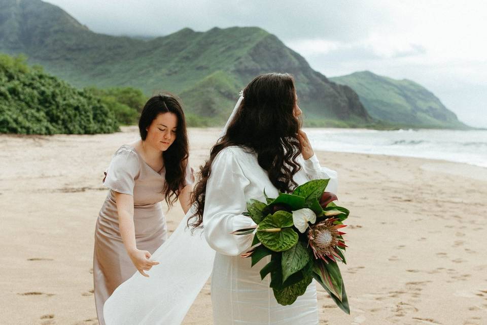 Oahu Hawaii Modern Wedding