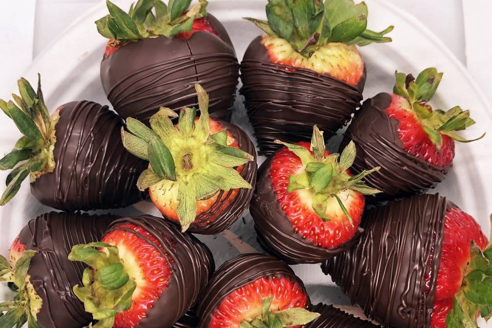 Dark chocolate strawberries