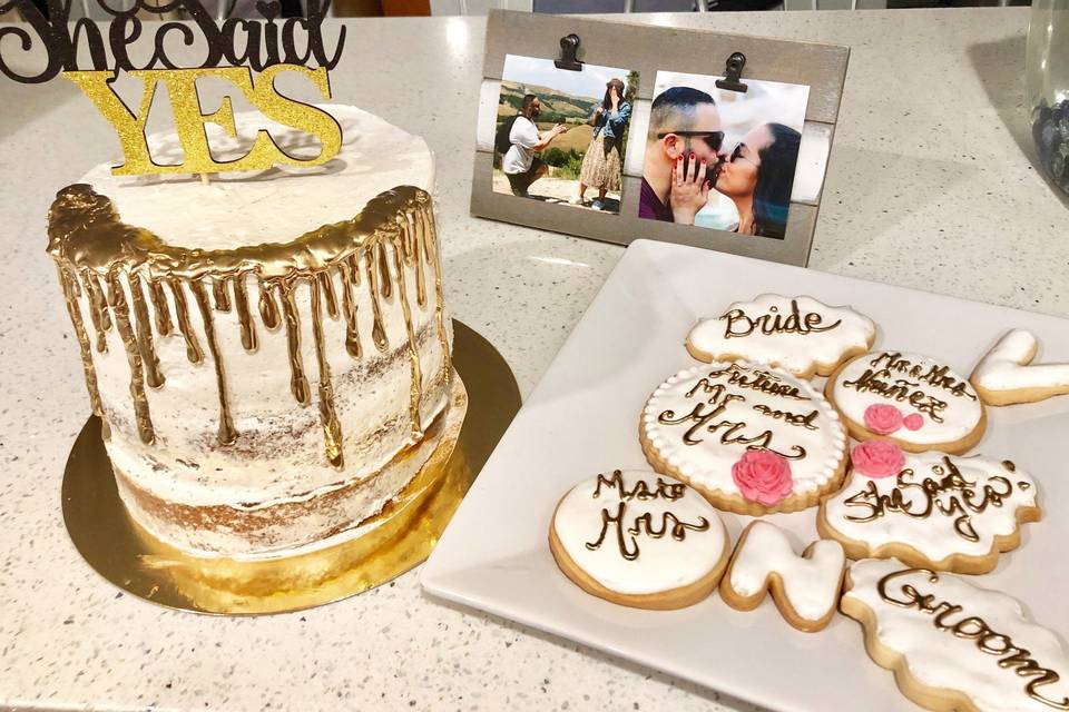 Semi-naked cake and cookies