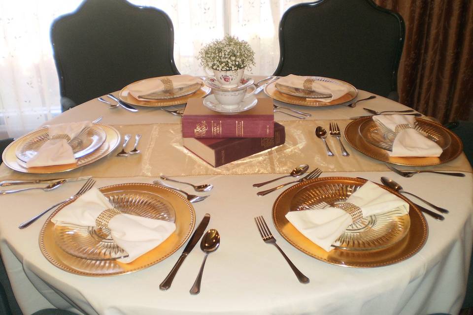 Antique Teacups paired with Ivory & Gold.