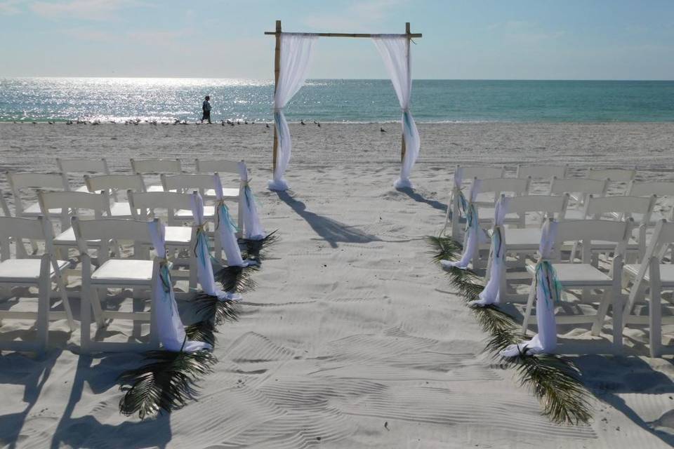 Beach aisle & arch