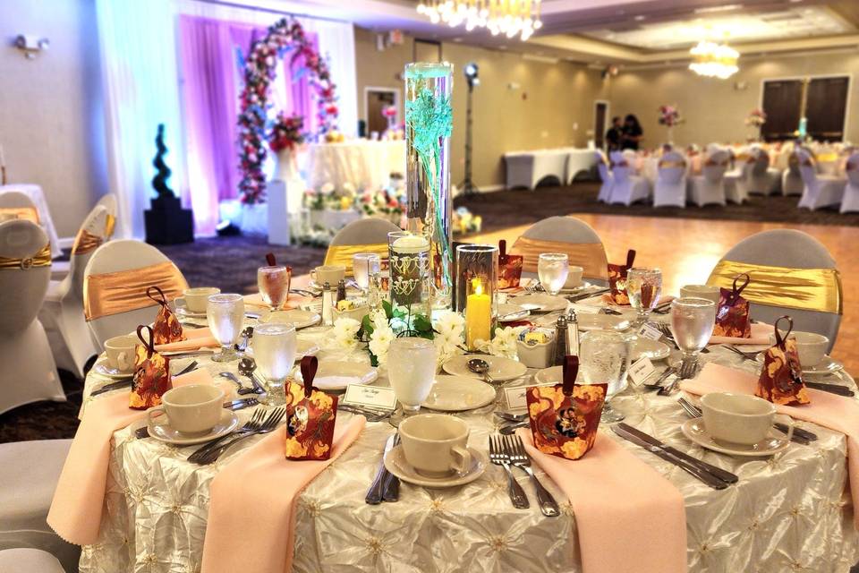 Round Table Decor