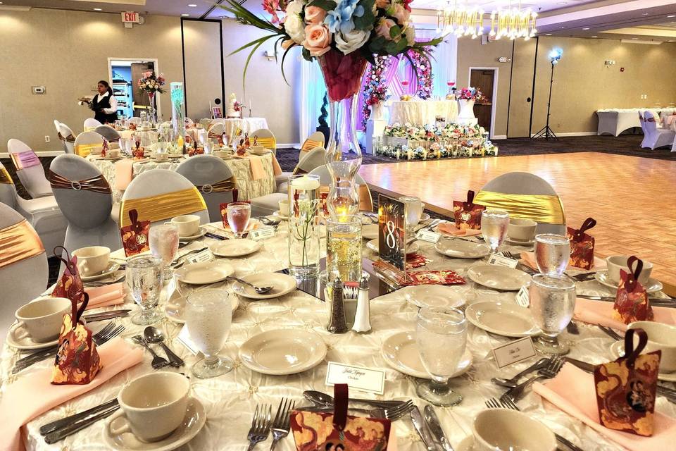 Round Table Decor