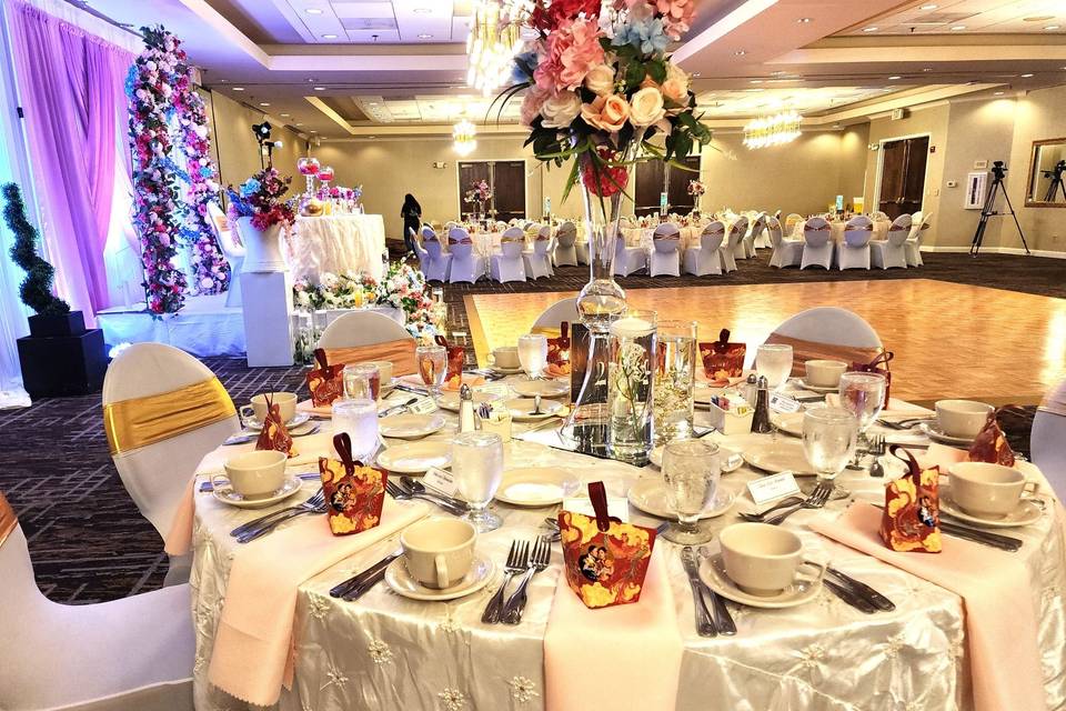 Round Table Decor