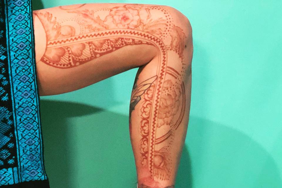 Full  leg henna stain