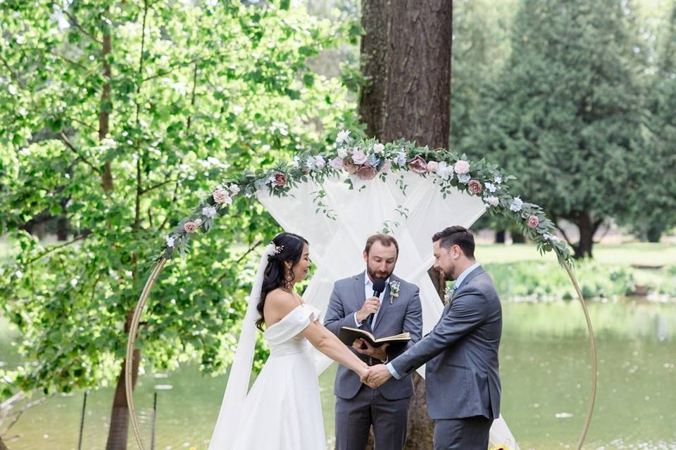 Colorful spring wedding