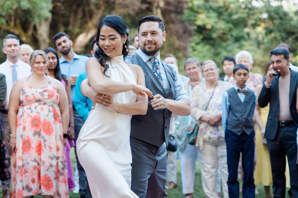 Frances and Alex first dance