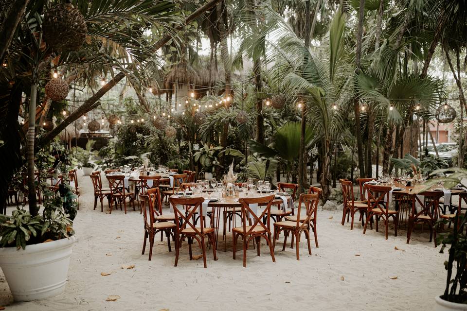 Round table Tulum