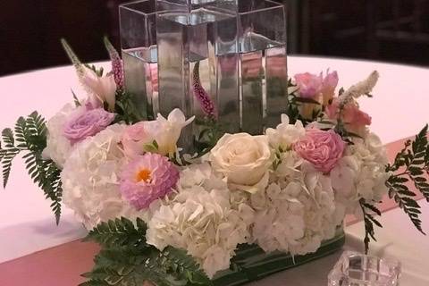 Pink and White centerpiece