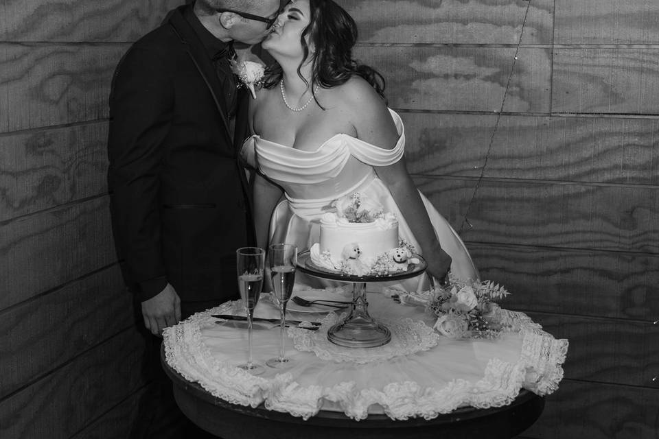 Cake cutting