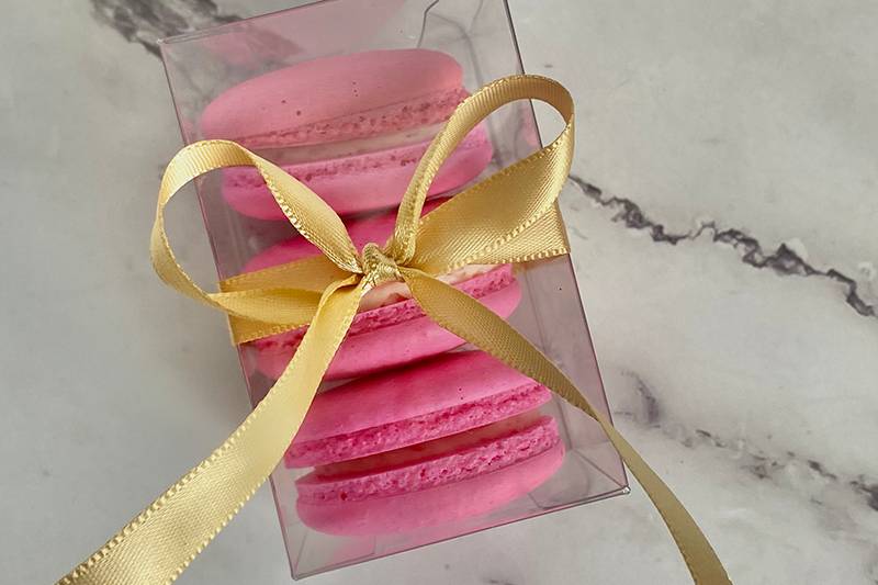 3 macaron favor box