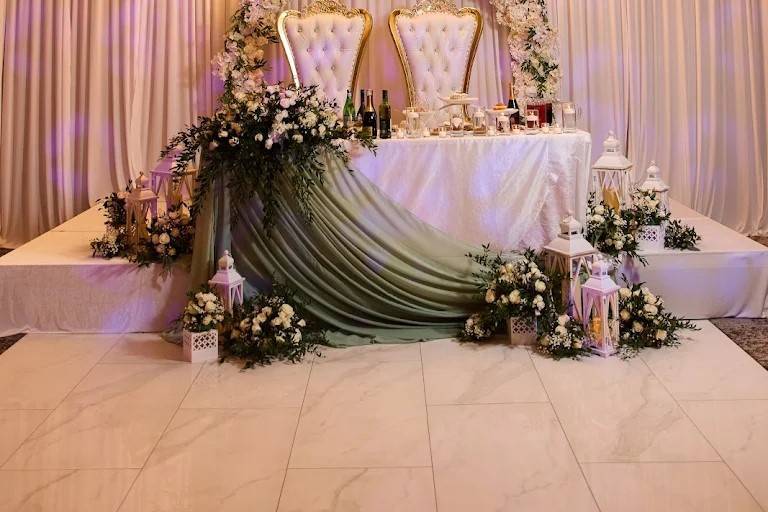Sweetheart table