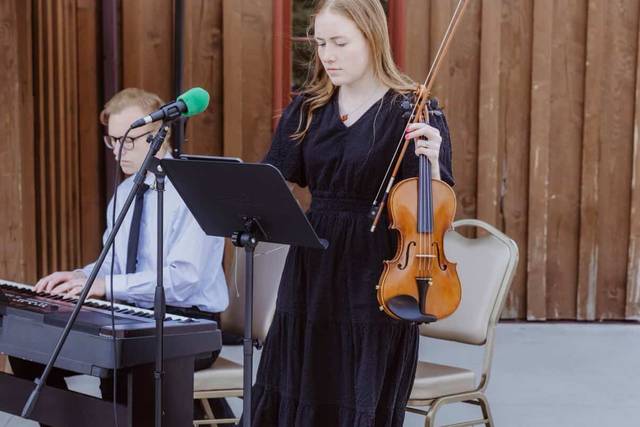 Clara Thomas Violin