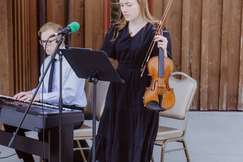 Clara Thomas Violin
