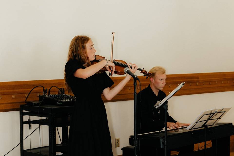 Clara Thomas Violin