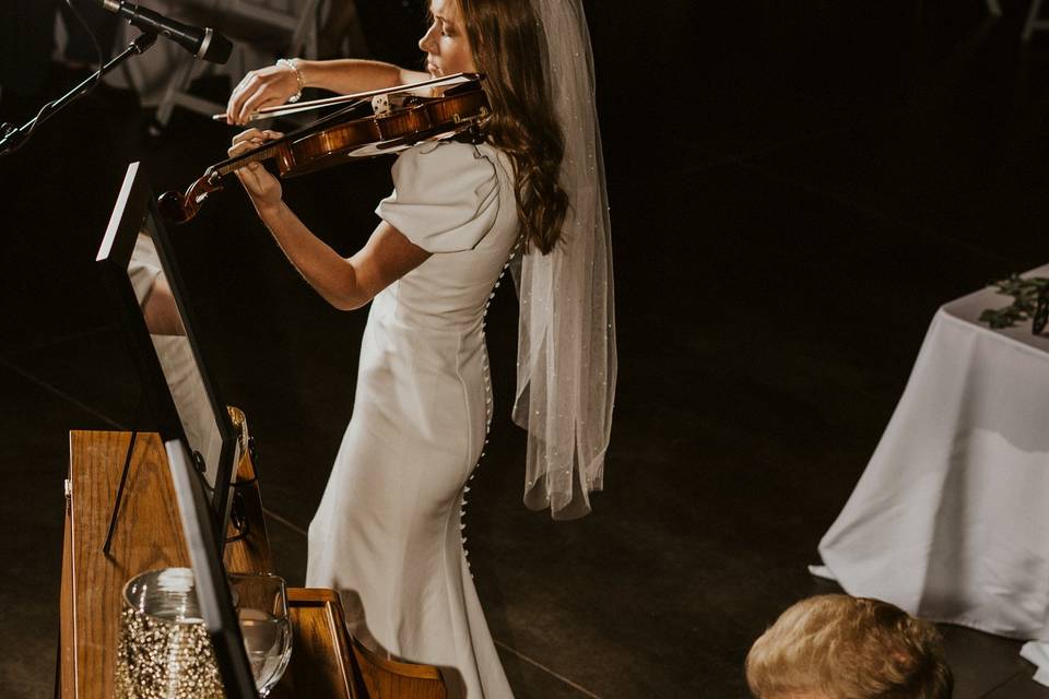 Clara Thomas Violin