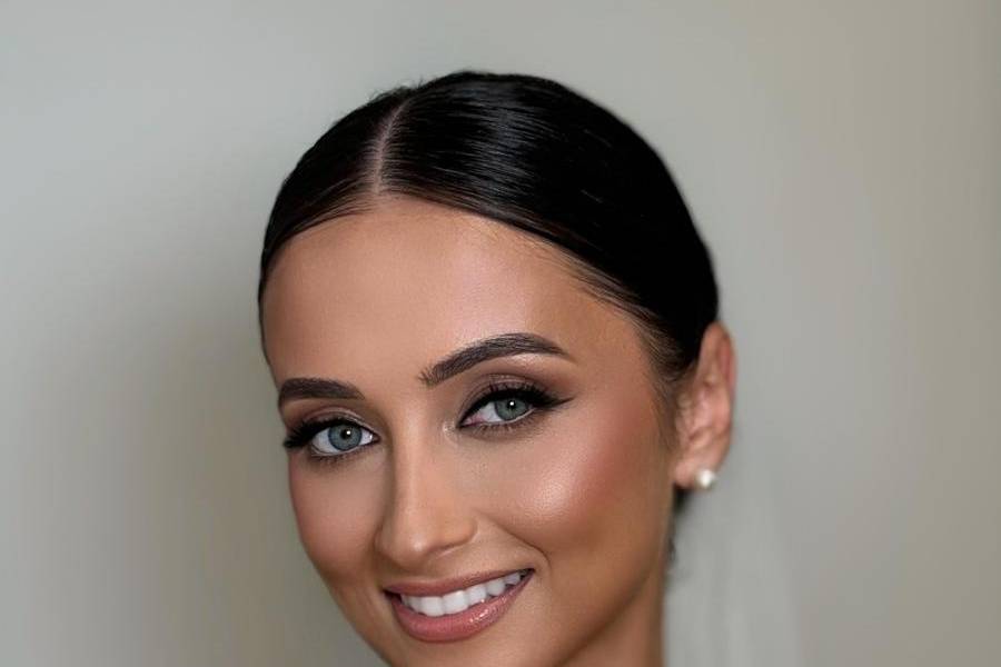 Get makeup studio