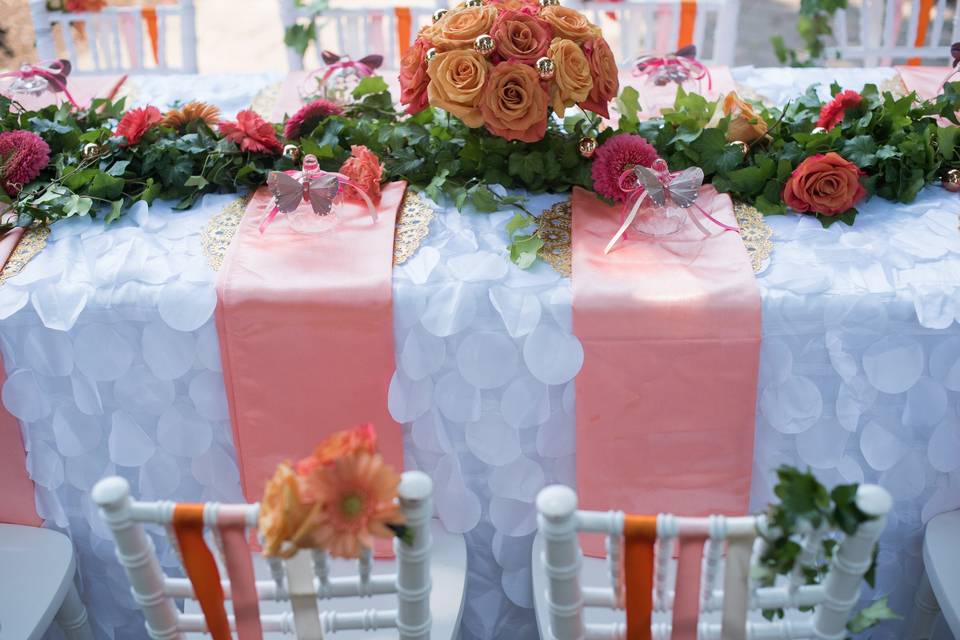 Head table arrangement