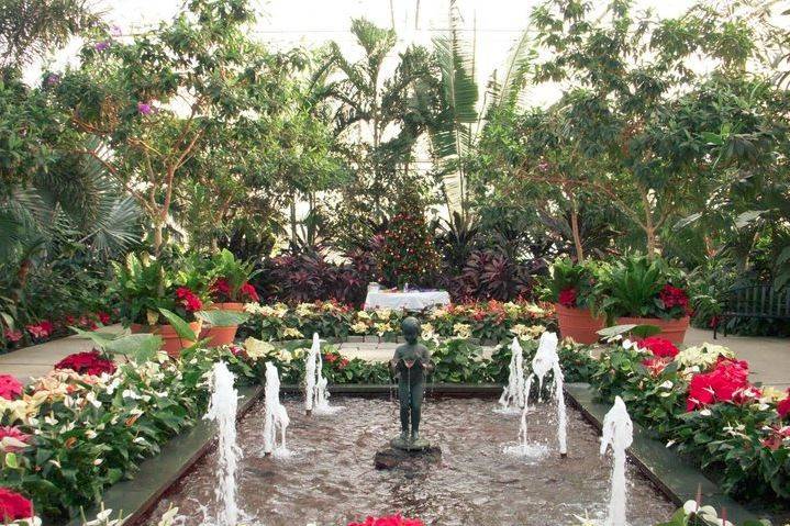 Outdoor reception area near the fountain