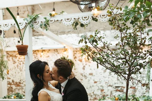 You may kiss the Bride!