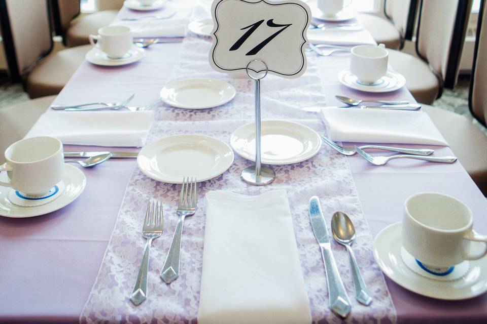 Long table setting