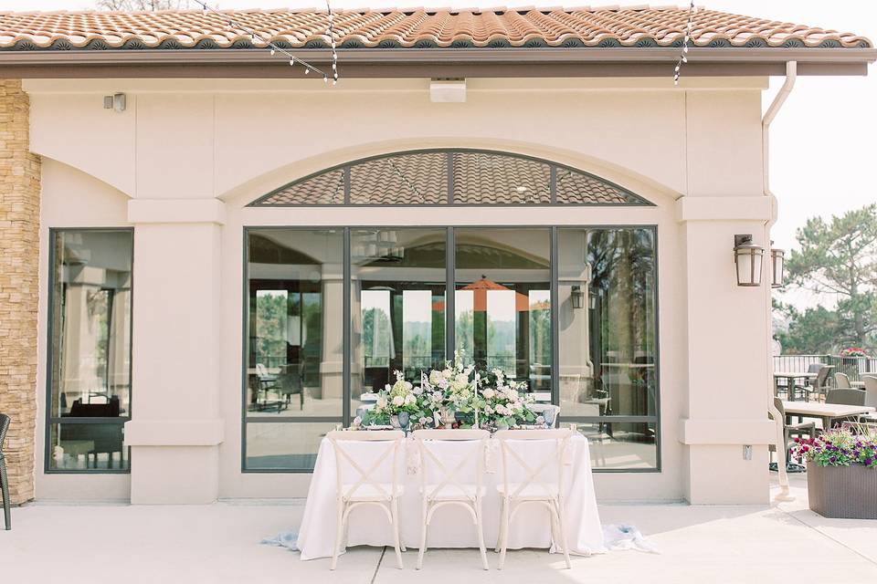 Outdoor reception table