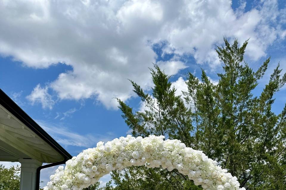 9 ft Ivory Floral Arch