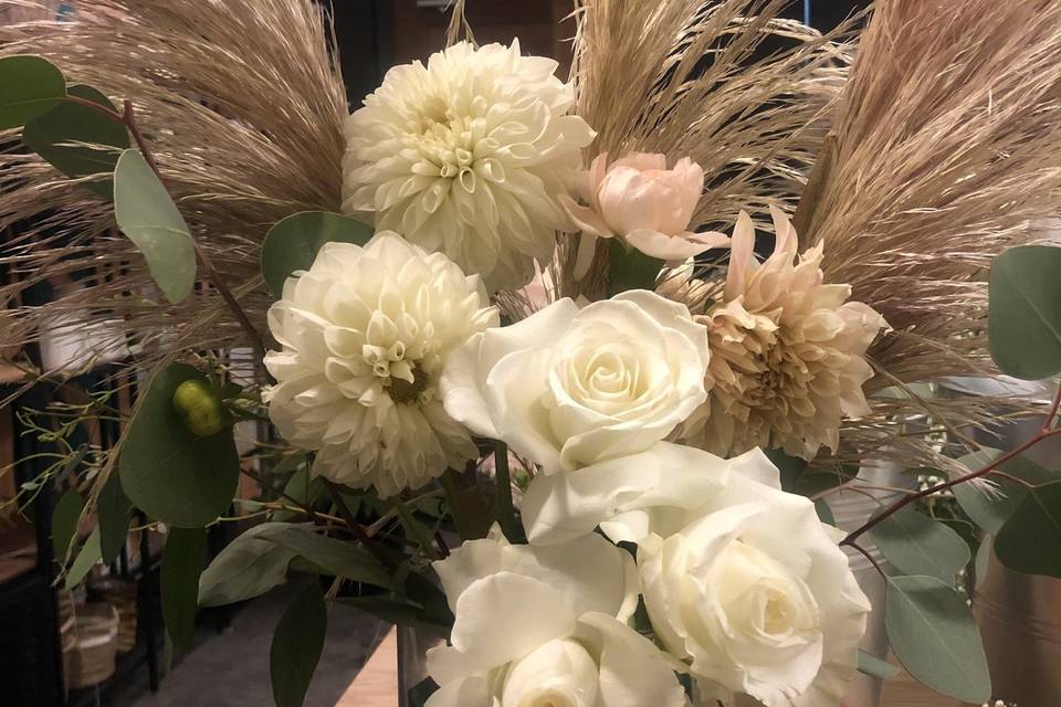 Centerpiece with pampas grass